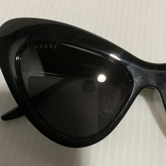 Woman’s Gucci sunglasses GG0895S cat eye black frame made in Italy - Picture 7 of 8